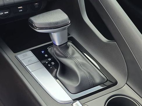 New 2026 Hyundai Elantra SE FWD image 32