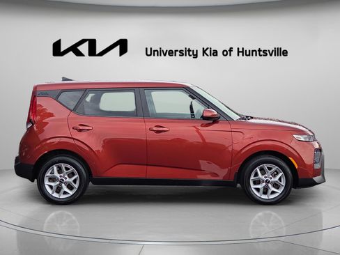 Used 2022 Kia Soul LX w/ Technology Package FWD image 8