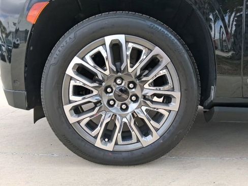 Used 2023 GMC Yukon XL Denali Ultimate AWD/4WD image 28