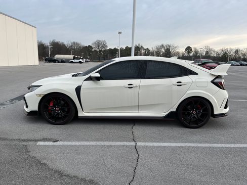 Used 2018 Honda Civic Type R image 2