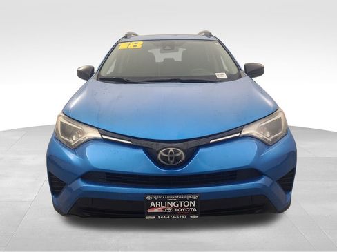 Used 2018 Toyota RAV4 LE image 9
