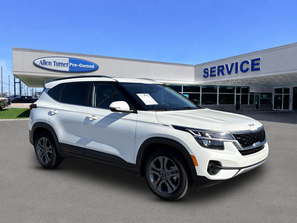 Used 2023 Kia Seltos S w/ Navigation Package FWD image 2