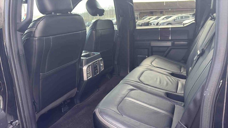 Used 2016 Ford F150 Platinum w/ Equipment Group 701A Luxury AWD/4WD image 19