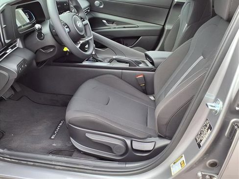 New 2026 Hyundai Elantra SE image 16