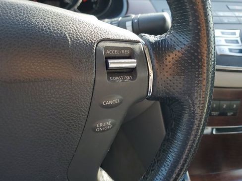 Used 2010 INFINITI M35 x w/ Technology Pkg image 22