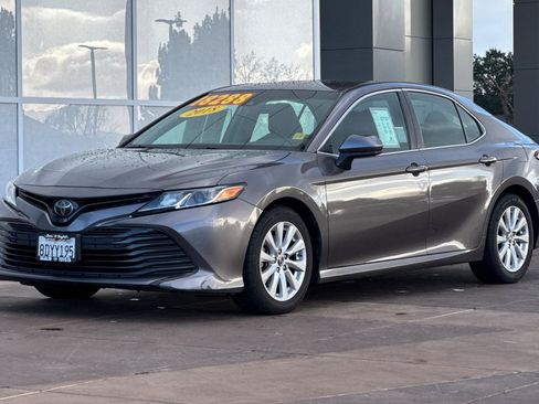 Certified 2018 Toyota Camry LE image 10