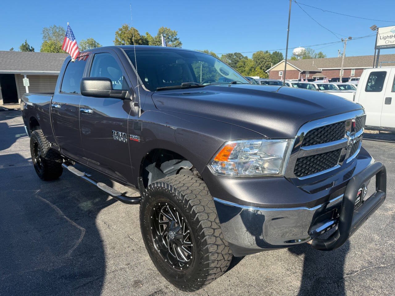 Used 2017 RAM 1500 Classic SLT AWD/4WD image 4