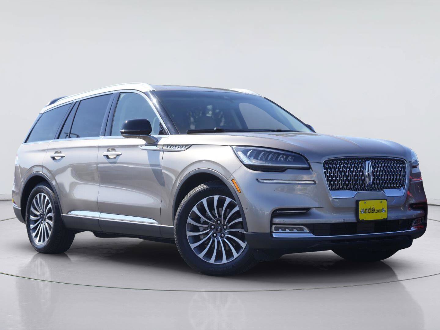 Used 2020 Lincoln Aviator Reserve w/ Equipment Group 201A RWD image 2