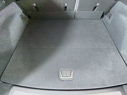 Used 2024 Cadillac Lyriq Luxury RWD image 18