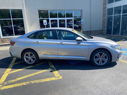 Used 2023 Volkswagen Jetta SE FWD image 15