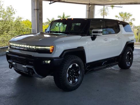 Used 2024 GMC Hummer EV 2X w/ Extreme Off-Road Package AWD/4WD image 4