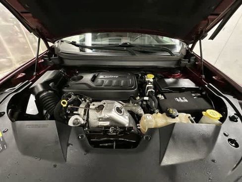 Used 2019 Jeep Cherokee Limited w/ Luxury Group AWD/4WD image 26