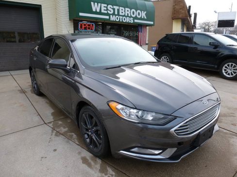 Used 2018 Ford Fusion SE w/ Equipment Group 201A AWD/4WD image 1