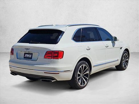 Used 2018 Bentley Bentayga Activity image 5
