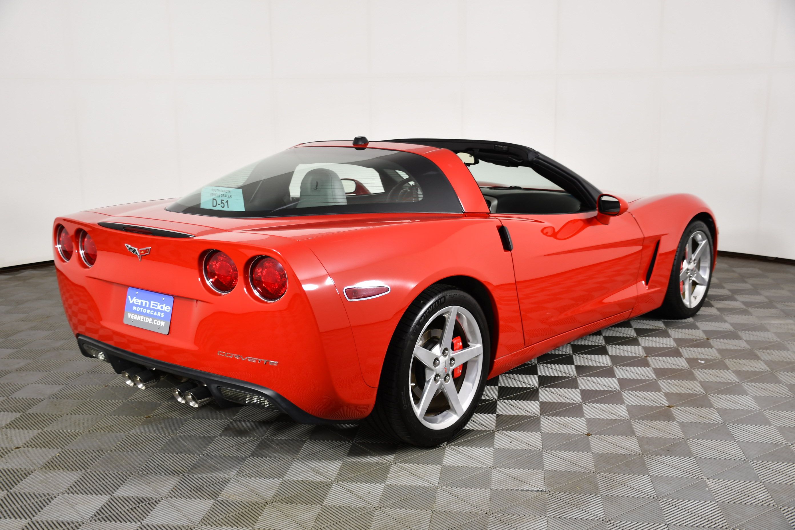 Used 2005 Chevrolet Corvette Coupe w/ Preferred Equipment Group RWD image 6