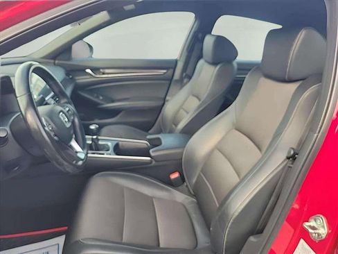 Used 2018 Honda Accord Sport image 13
