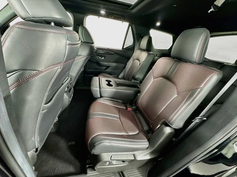 Used 2025 Honda Pilot Black Edition image 18