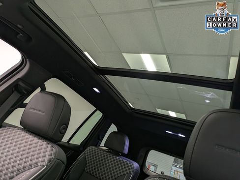 Used 2025 GMC Acadia Denali w/ LPO, Floor Liner Package AWD/4WD image 21