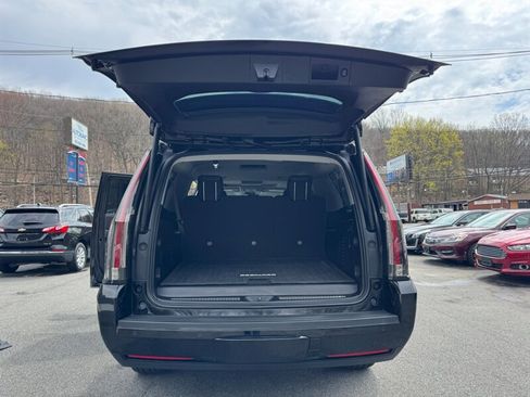 Used 2020 Cadillac Escalade ESV Premium Luxury image 45