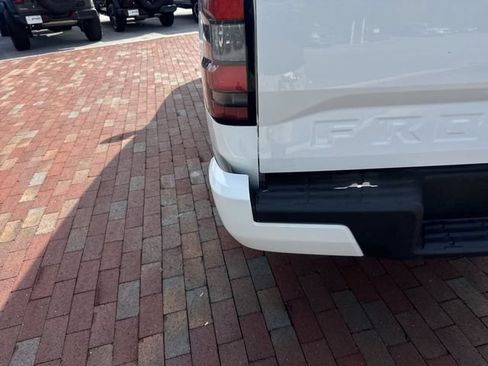 Used 2022 Nissan Frontier SV RWD image 8