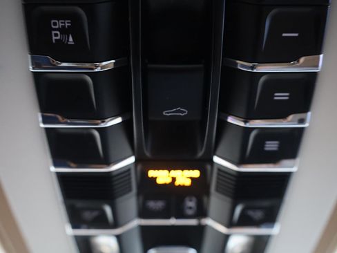Used 2012 Porsche Panamera 4 image 40