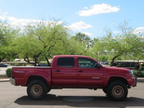Used 2013 Toyota Tacoma 4x4 Double Cab w/ TRD Off-Road Pkg image 3