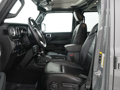 Used 2023 Jeep Wrangler Unlimited Sahara w/ Cold Weather Group AWD/4WD image 18