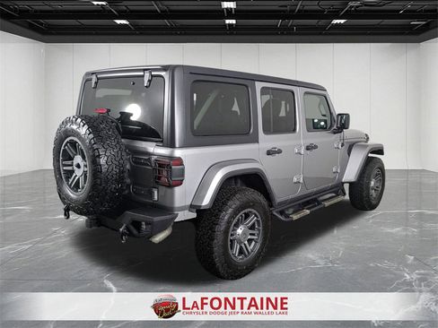 Used 2020 Jeep Wrangler Unlimited Sahara image 5