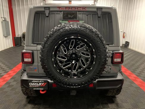 Used 2023 Jeep Wrangler Unlimited w/ Sun & Screen Package image 7