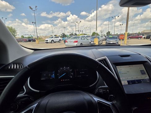 Used 2019 Ford Edge SEL w/ Equipment Group 201A FWD image 25