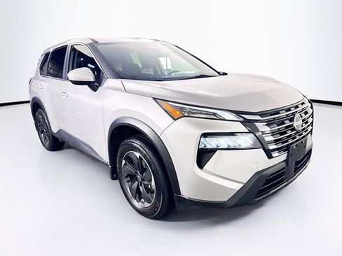 Certified 2024 Nissan Rogue SV image 3