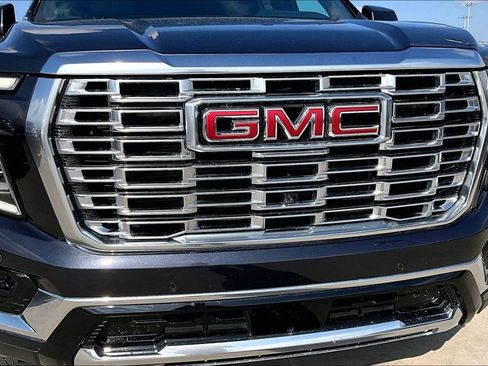 Used 2025 GMC Yukon Denali image 34