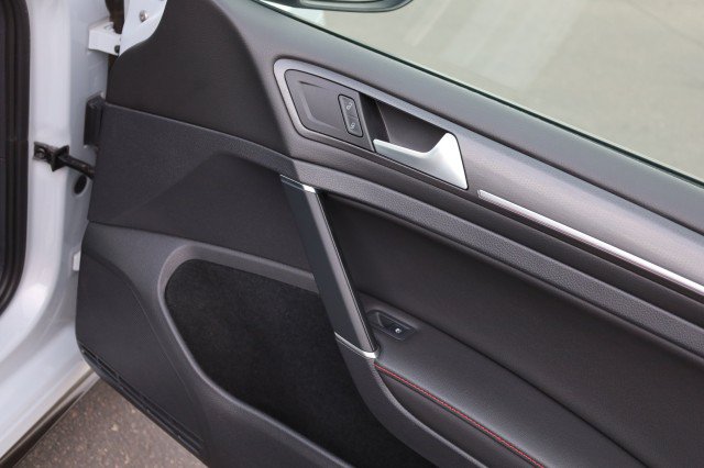 Used 2020 Volkswagen GTI SE FWD image 41