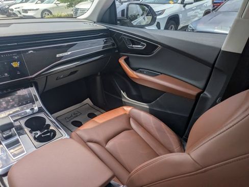 Used 2022 Audi Q8 Premium Plus AWD/4WD image 16