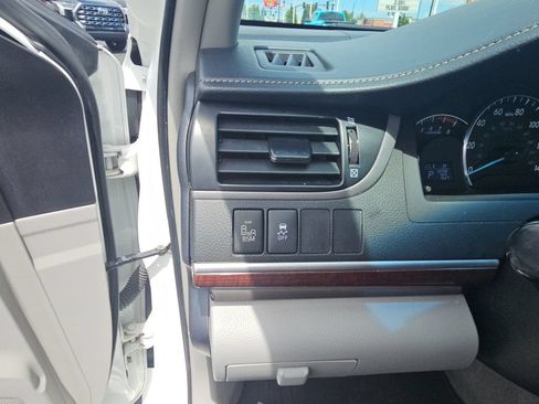Used 2014 Toyota Camry XLE FWD image 24