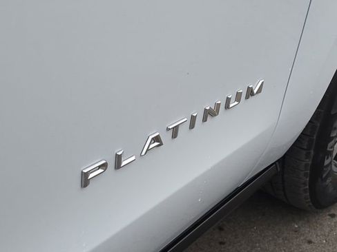 Used 2025 Ford Expedition Platinum AWD/4WD image 6