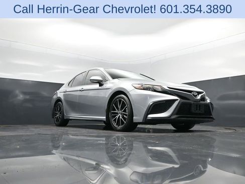 Used 2024 Toyota Camry SE image 45