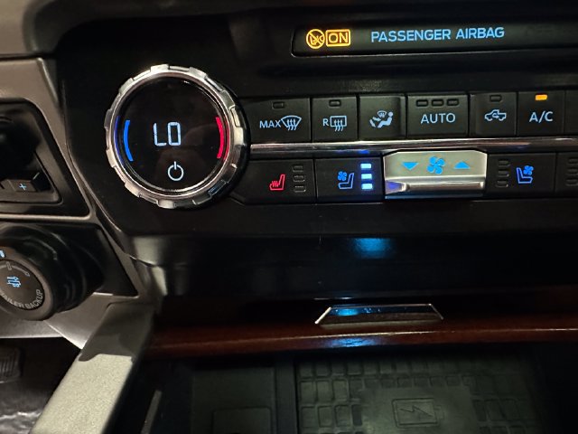 Used 2022 Ford F250 King Ranch w/ King Ranch Ultimate Package AWD/4WD image 16