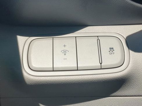 New 2025 Hyundai Venue SEL FWD image 23
