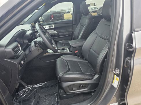 Used 2024 Ford Explorer ST w/ Equipment Group 401A image 6