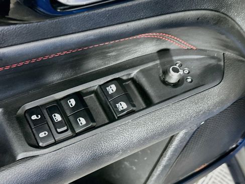 Used 2025 Jeep Compass Trailhawk AWD/4WD image 15