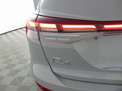 Used 2023 Audi Q4 e-tron Premium w/ Convenience Package image 32