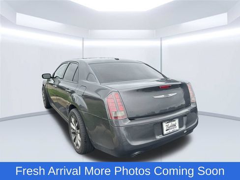 Used 2014 Chrysler 300 S w/ Luxury Group AWD/4WD image 5