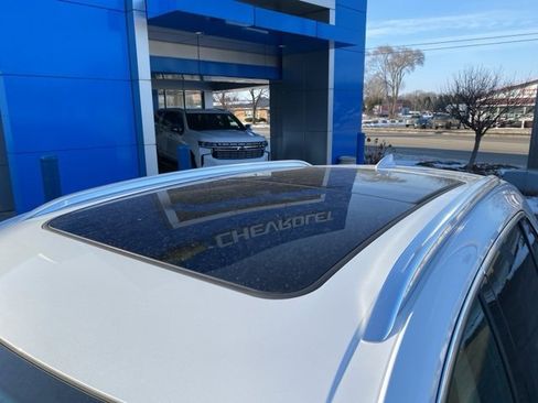 Used 2023 Buick Envision Avenir image 9