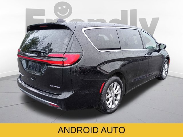 Used 2026 Chrysler Pacifica Limited FWD image 5