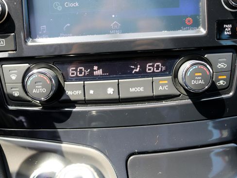 Used 2017 Nissan Maxima 3.5 SV image 29