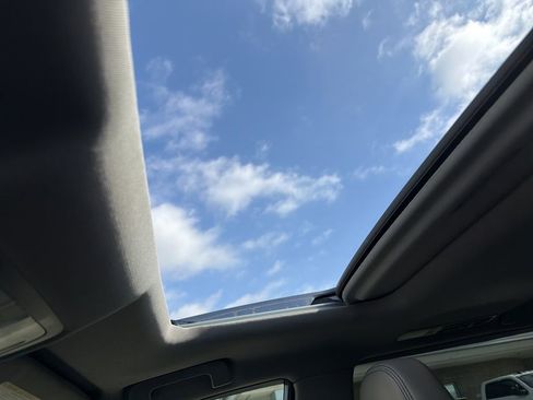 Used 2018 Toyota Highlander XLE image 7