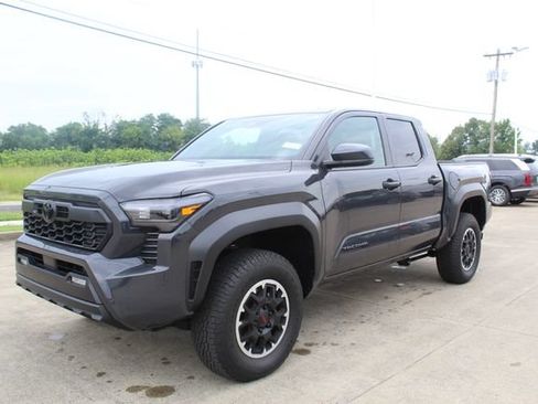 Used 2026 Toyota Tacoma TRD Off-Road AWD/4WD image 1