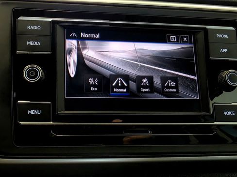 Used 2023 Volkswagen Atlas SE AWD/4WD image 33