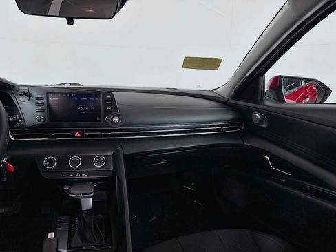 Used 2022 Hyundai Elantra SE w/ Cargo Package image 30